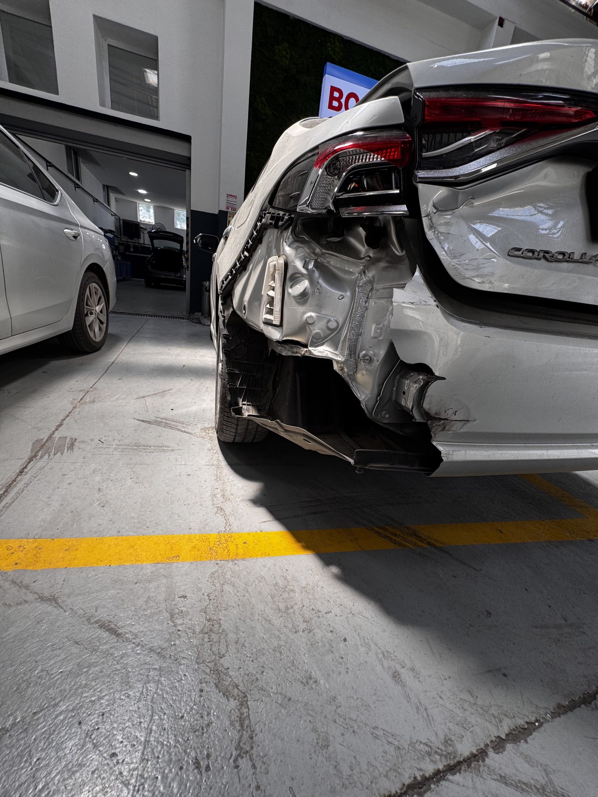 Kartal oto hasar onarım hizmetinde aracın kaporta ve boya işlemlerinin yapılması